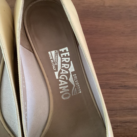 Salvatore Ferragamo flats - Picture 2 of 7